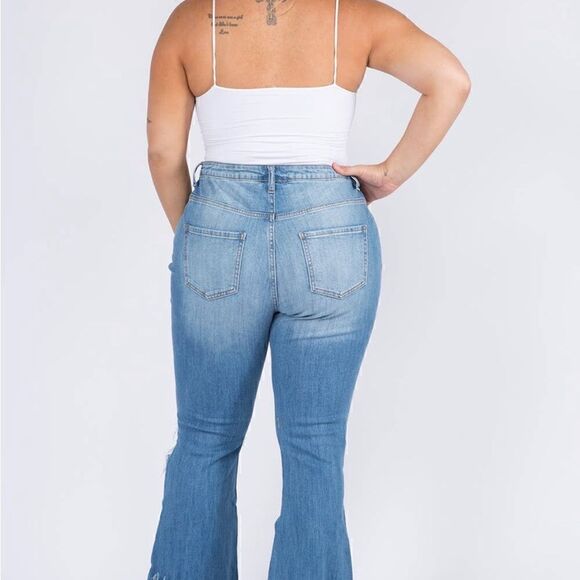 Plus Size Distressed Jeans- NWT - Picture 8 of 9
